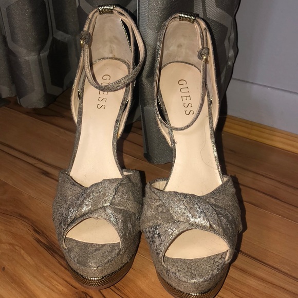 Guess size 7 open toe heels - Picture 2 of 2